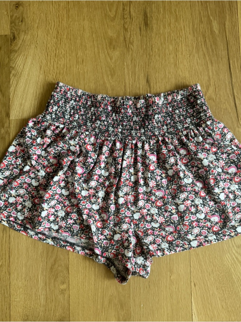 American Eagle Floral Smocked Waist Shorts Boho Flowy Pull On Size M